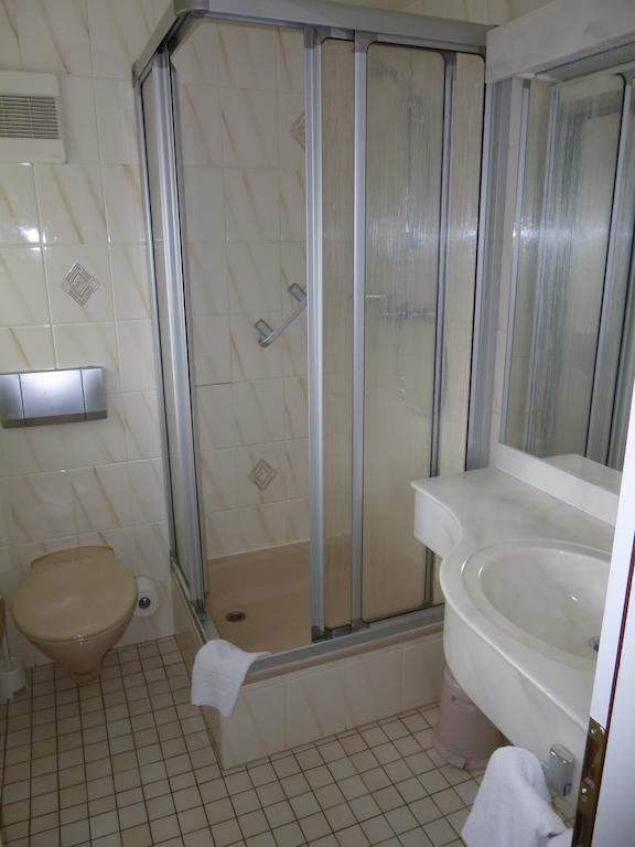 Hotel Adler Greifswald Room photo