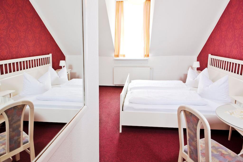 Hotel Adler Greifswald Room photo
